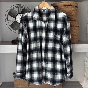 Eddie Bauer  Brushed Fleece Button Down Shirt Jacket  L/S Black/White Plaid